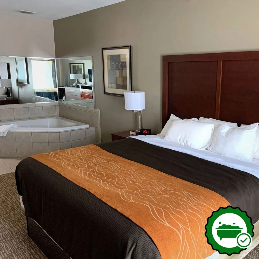 Comfort Inn Smithfield Near I-95 - Verified Jacuzzi In-Room