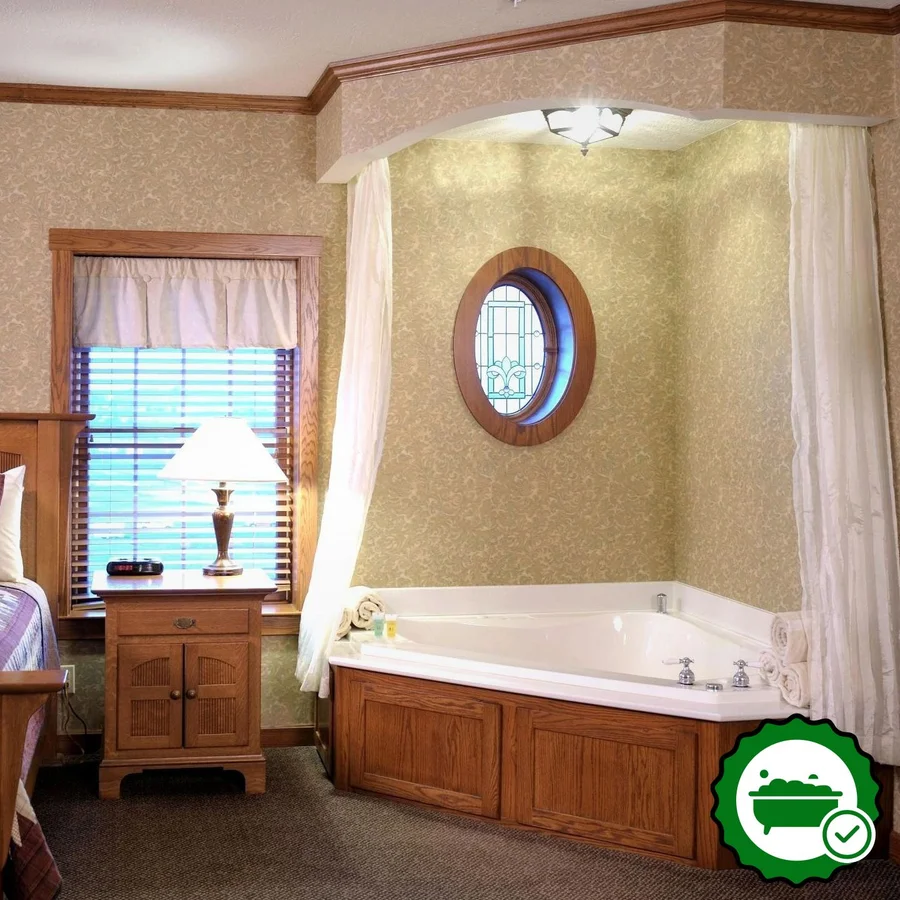 Carlisle Inn - Verified Jacuzzi In-Room