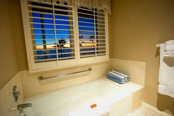 Tamarack Beach Resort - Featured hot tub