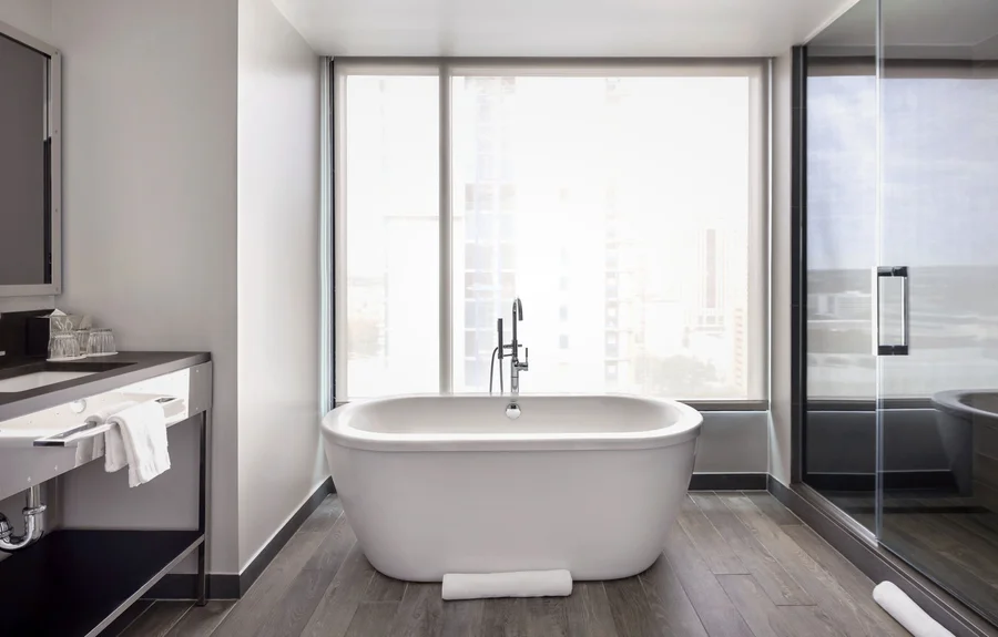 Hotel Van Zandt - Featured hot tub