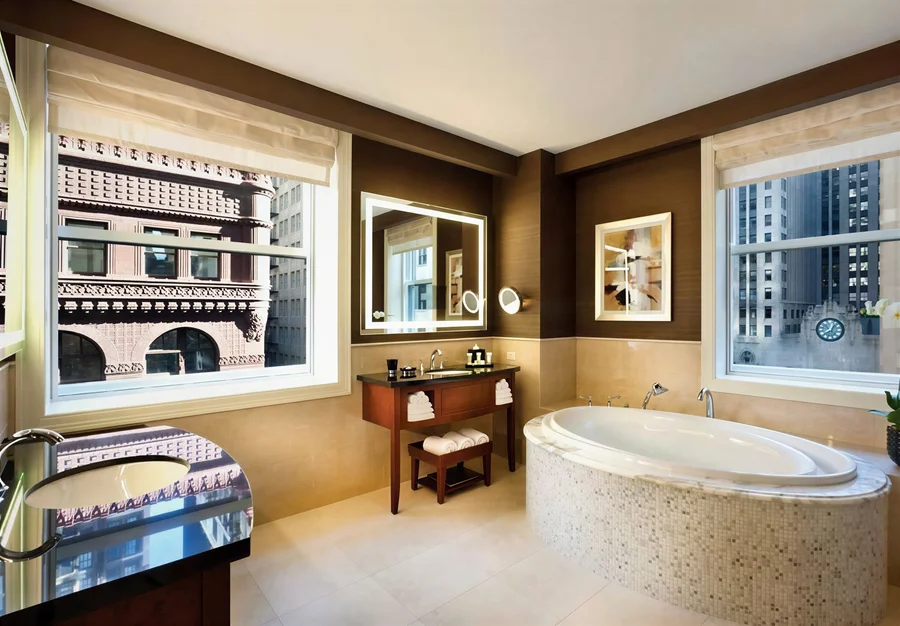 JW Marriott Chicago - Featured hot tub