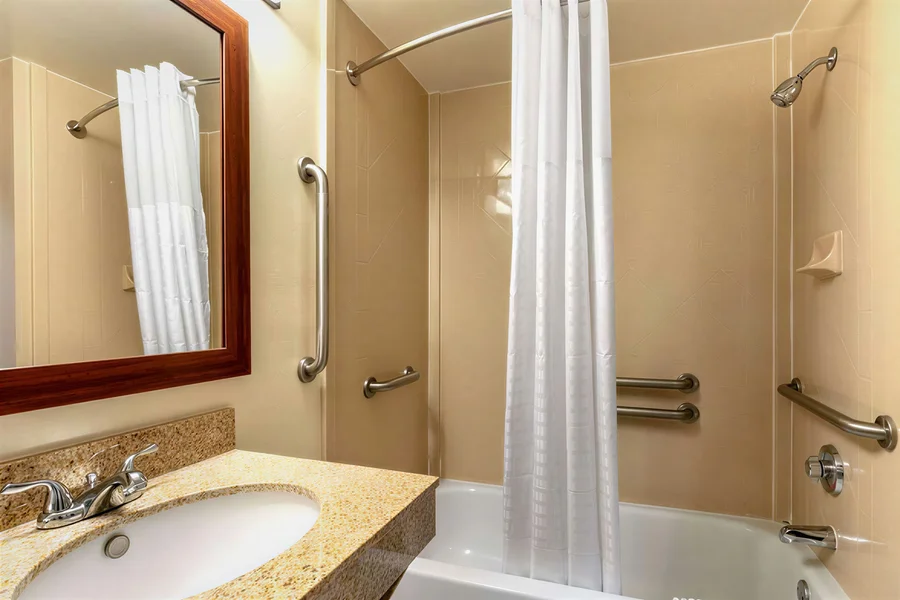 Comfort Inn & Suites Nashville Franklin Cool Springs - Featured hot tub