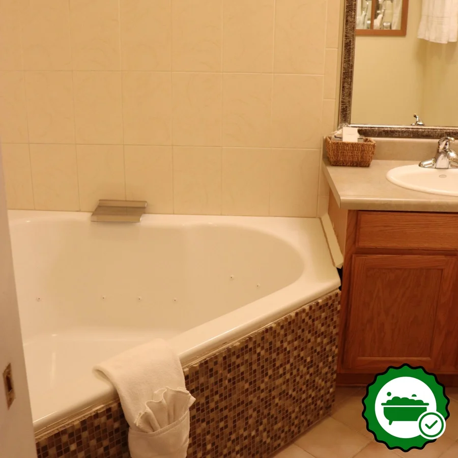 Pearson’s Pond Luxury Suites and Vacation Rentals - Verified Jacuzzi In-Room