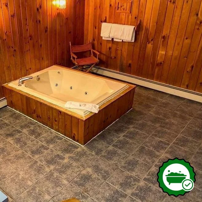 Travelodge By Wyndham Lincoln Near White Mountain - Verified Jacuzzi In-Room