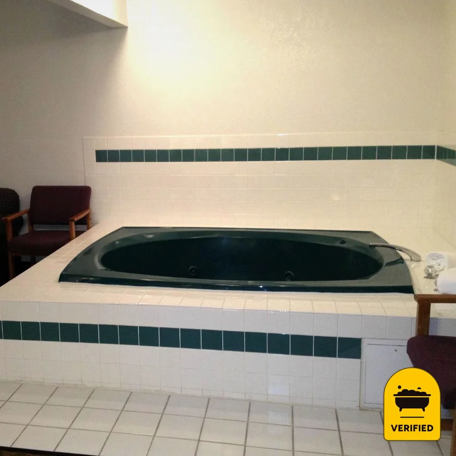 Rodeway Inn — the water at Fargo