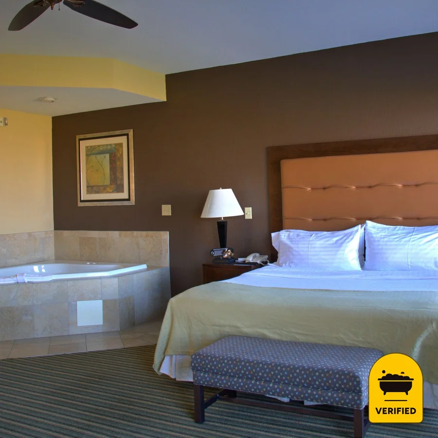 Holiday Inn Pearl - Jackson Area By IHG, the water at Pearl