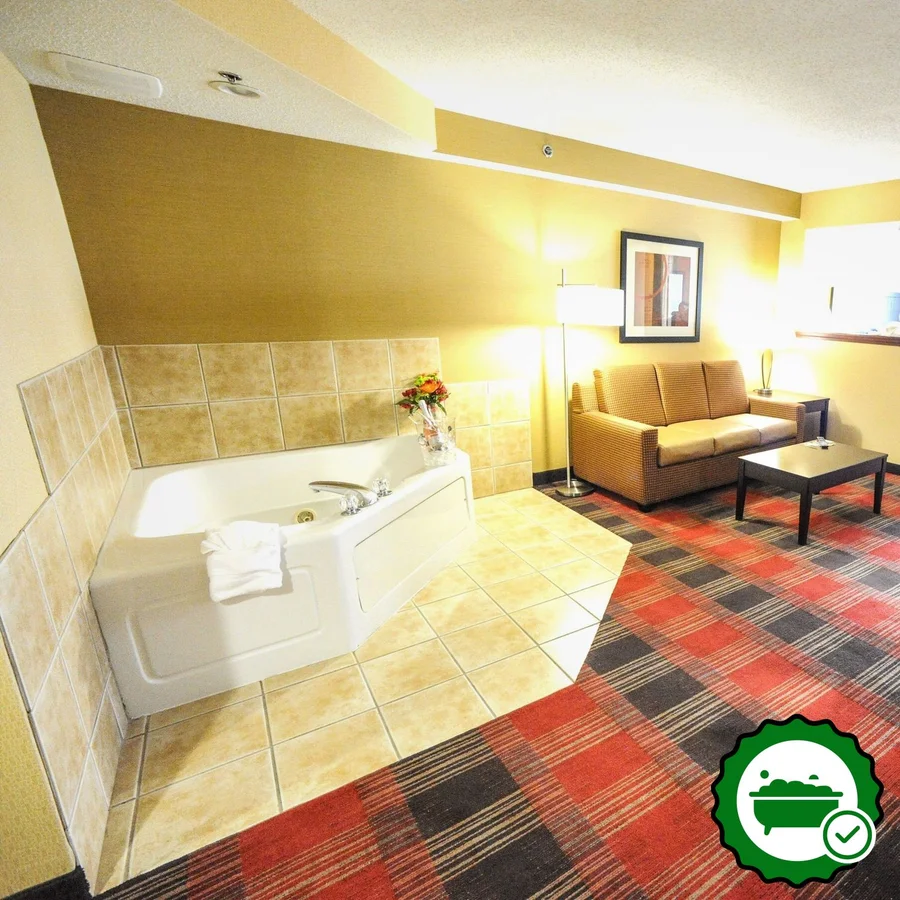 Holiday Inn Express & Suites Bowling Green By IHG - Verified Jacuzzi In-Room