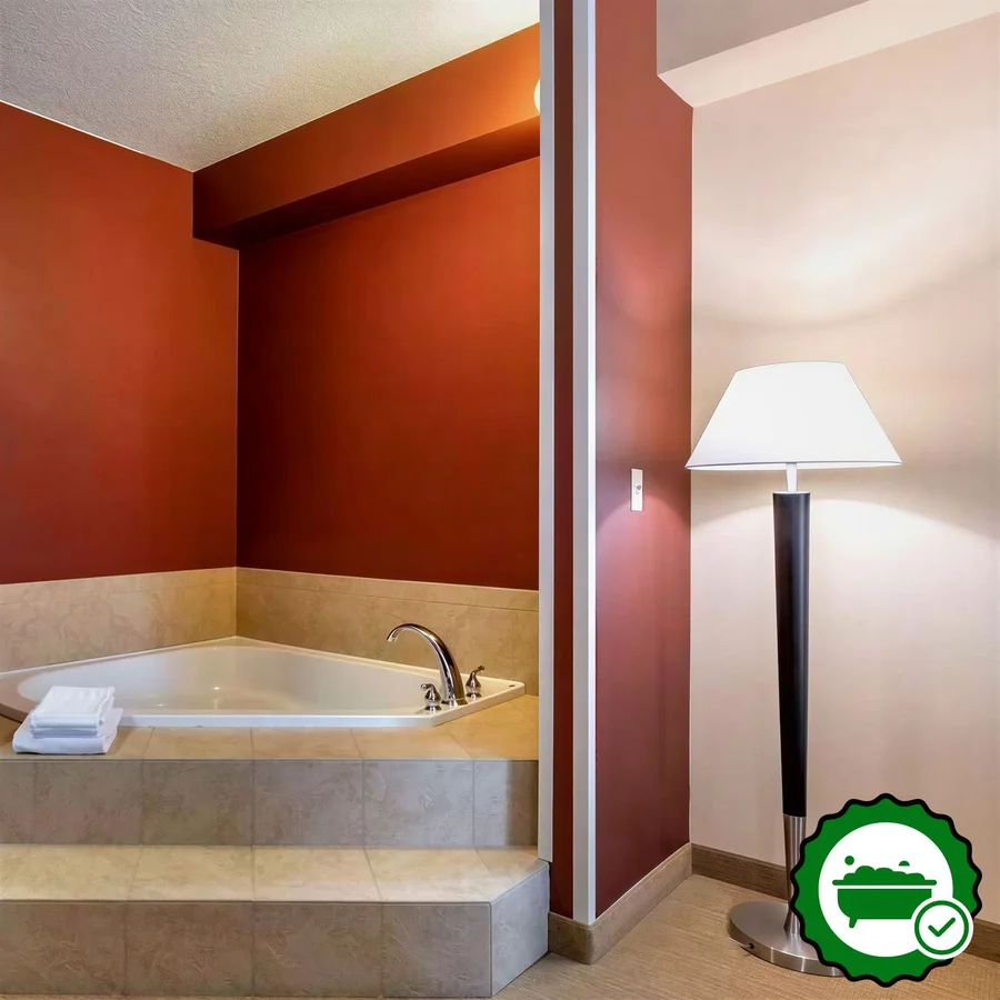 Comfort Inn & Suites Gateway To Glacier National Park - Verified Jacuzzi In-Room