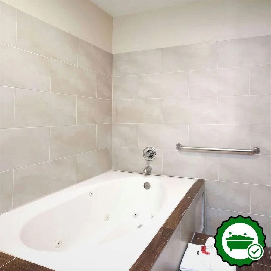 Super 8 by Wyndham Bakersfield South CA - Verified Jacuzzi In-Room