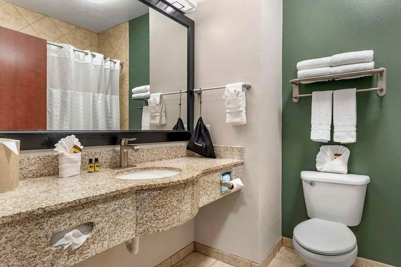 Best Western Plus Duncanville Dallas - Featured hot tub