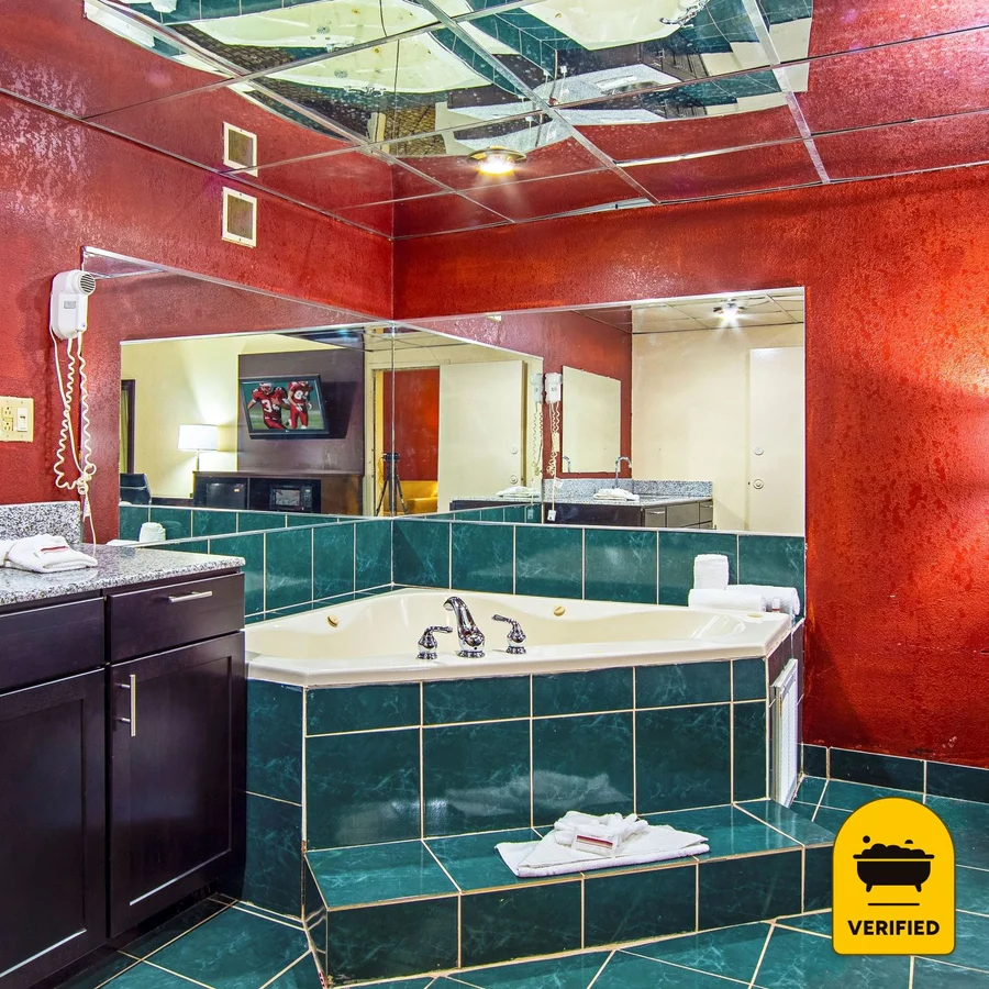 Red Roof Inn & Suites Greenwood, SC: the King Jetted Tub Suite in Greenwood, SC