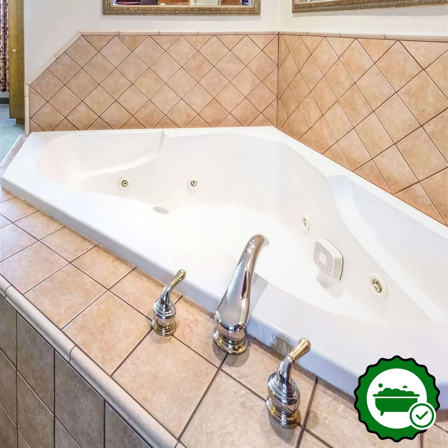 Days Inn by Wyndham Black Bear - Verified Jacuzzi In-Room