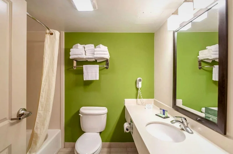 Sleep Inn & Suites Harrisonburg - Featured hot tub