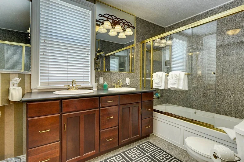 The St. Mary’s Inn Bed & Breakfast - Featured hot tub