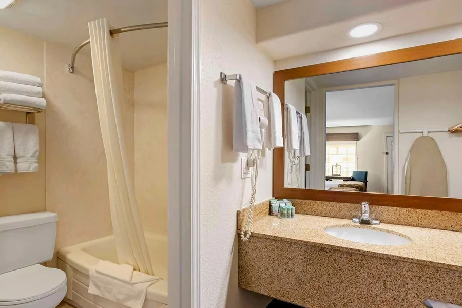 Best Western Desert Inn - Featured hot tub