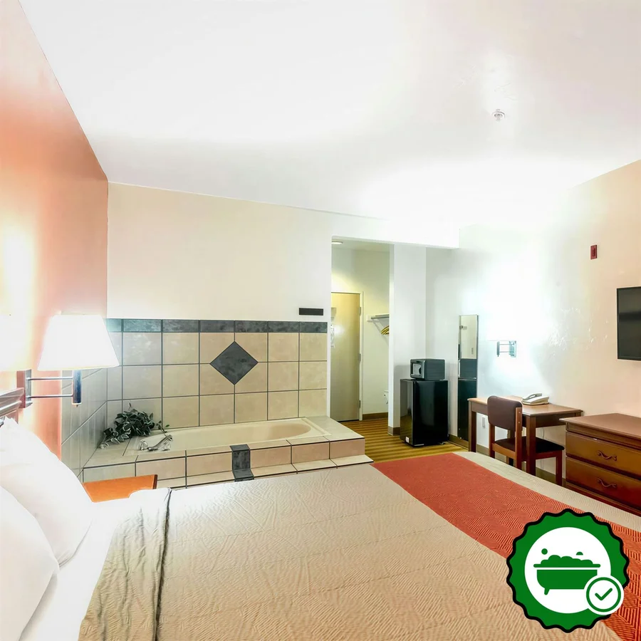 Motel 6 Oklahoma City - Verified Jacuzzi In-Room