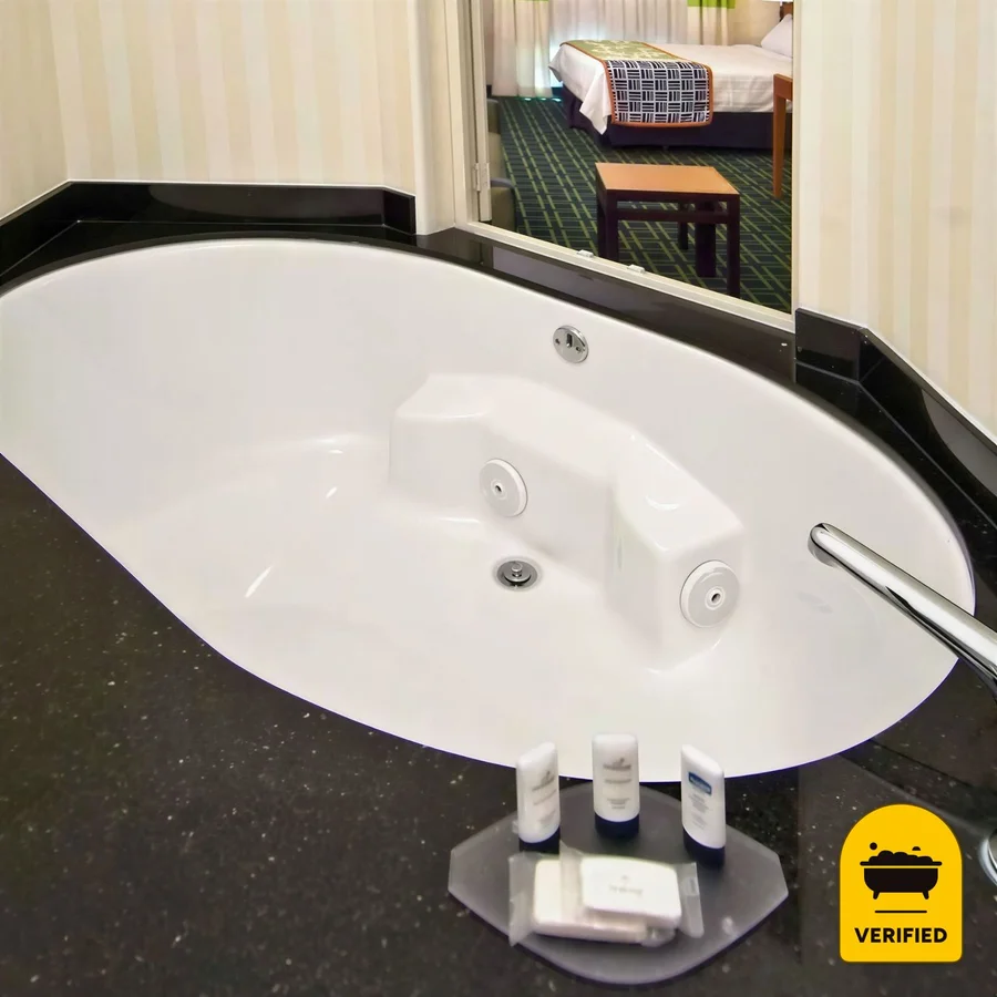 Fairfield Inn & Suites San Antonio North/Stone Oak — the water at San Antonio