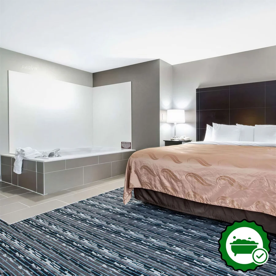 Quality Inn & Suites Brownsburg - Indianapolis West - Verified Jacuzzi In-Room