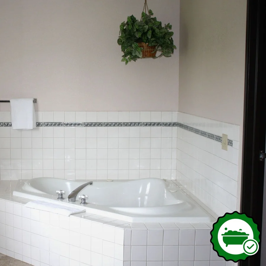 Howard Johnson by Wyndham Gothenburg - Verified Jacuzzi In-Room