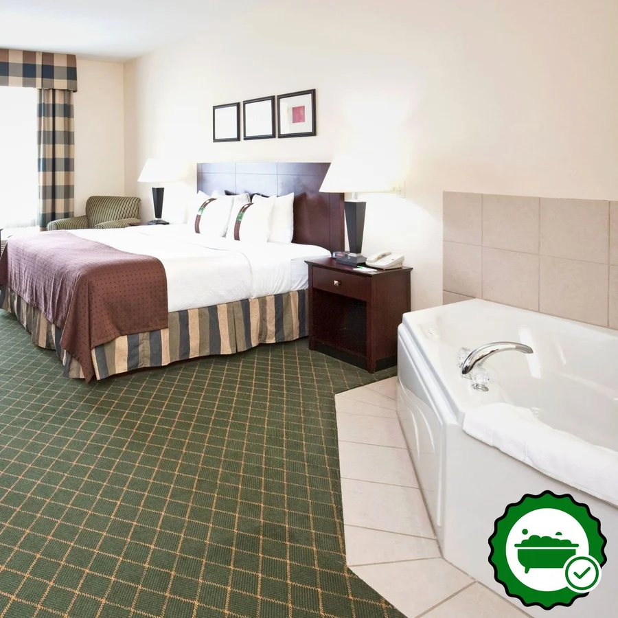 Holiday Inn Conference Ctr Marshfield, an IHG hotel - Verified Jacuzzi In-Room