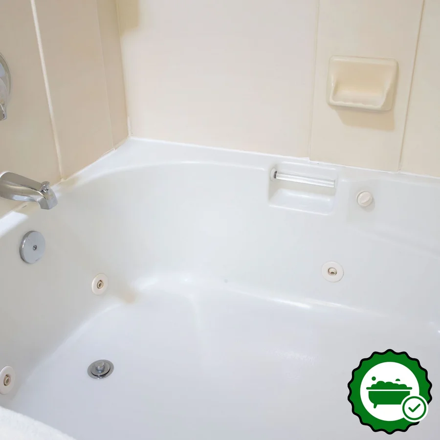 Holiday Inn Express & Suites Burlington, an IHG hotel - Verified Jacuzzi In-Room