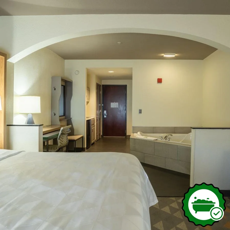 Holiday Inn & Suites Beaufort @ Highway 21 By IHG - Verified Jacuzzi In-Room