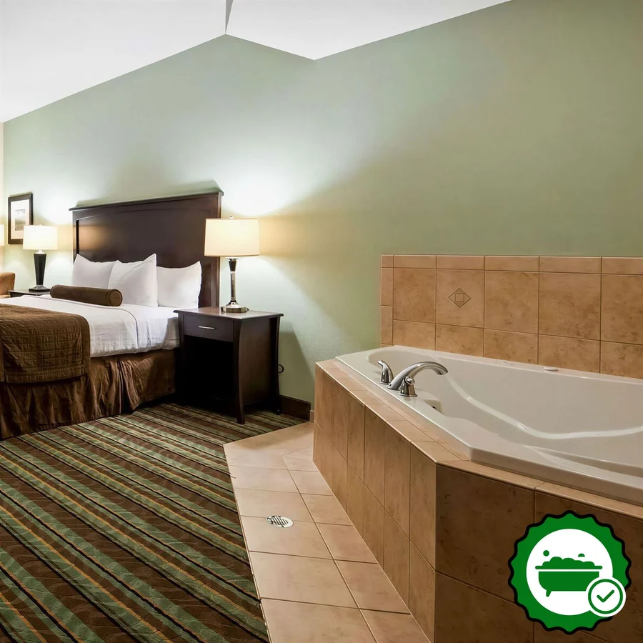 Best Western Plus Chain Of Lakes Inn & Suites - Verified Jacuzzi In-Room