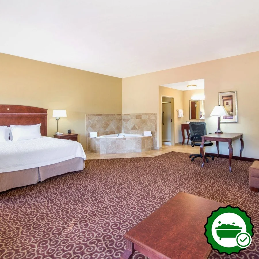 Hampton Inn & Suites Oklahoma City - South - Verified Jacuzzi In-Room
