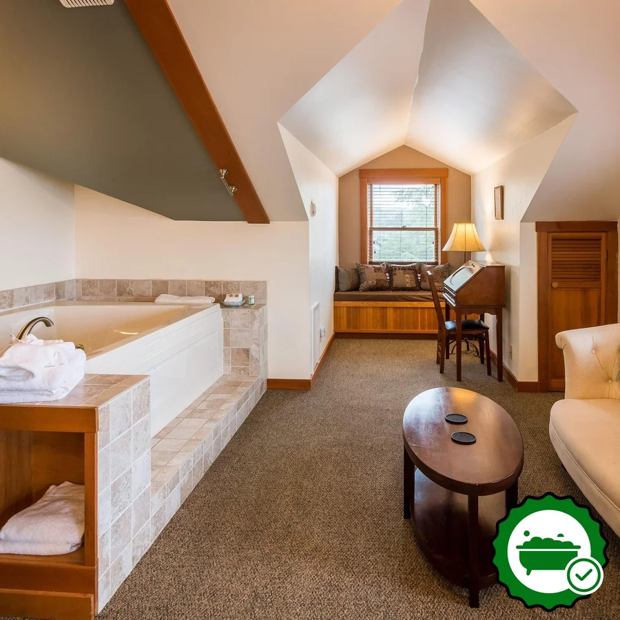 The Heron Inn & Day Spa - Verified Jacuzzi In-Room