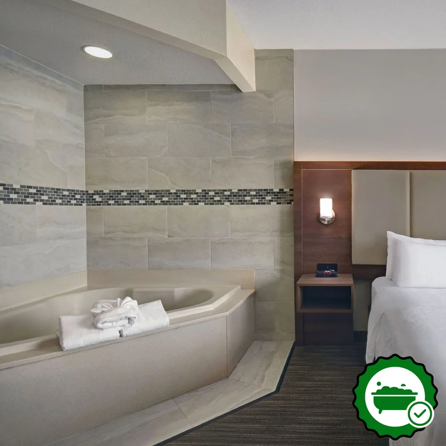 Holiday Inn Express Marshall, an IHG hotel - Verified Jacuzzi In-Room