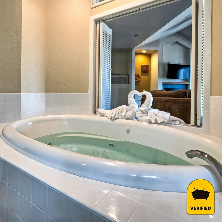 Prairie Hotel: the Executive King Jetted Tub Suite in Yelm, WA