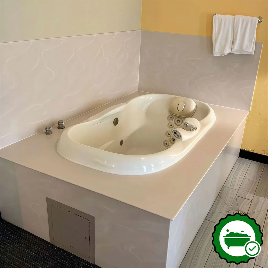 Best Western North Attleboro / Providence Beltway - Verified Jacuzzi In-Room