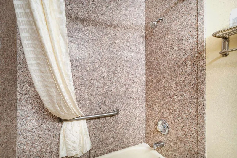 Best Western Gastonia - Featured hot tub