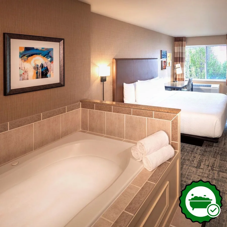 Silver Cloud Hotel - Seattle Lake Union - Verified Jacuzzi In-Room