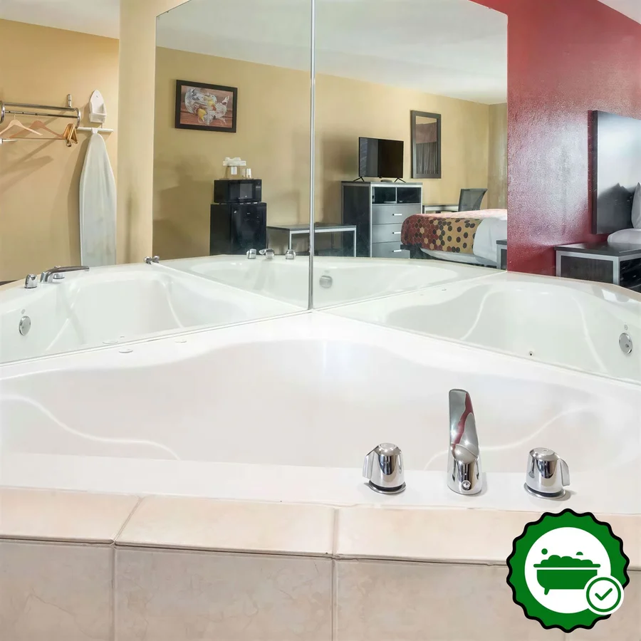 Econo Lodge Lake Charles University Area - Verified Jacuzzi In-Room