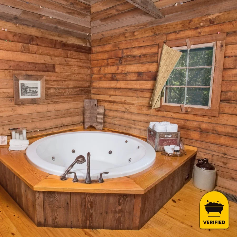 7F Lodge, the water