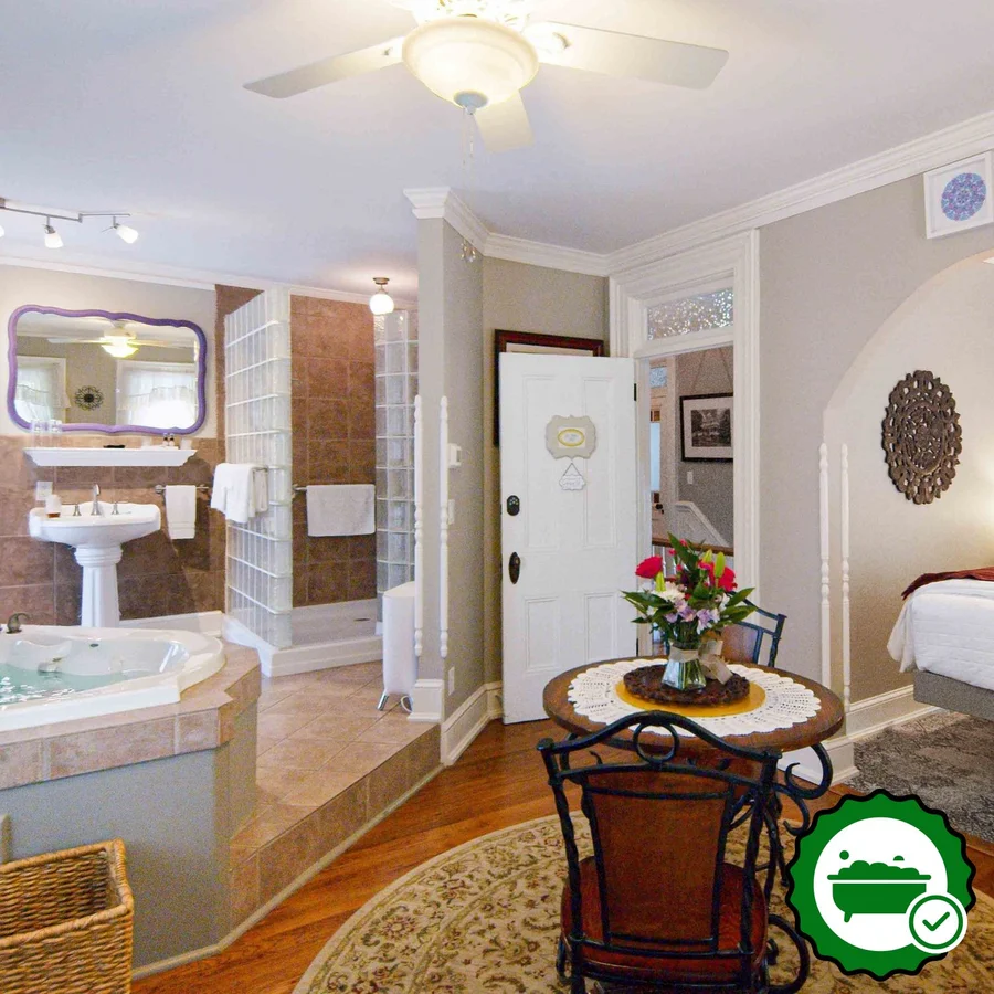 Main Street Inn Bed and Breakfast - Verified Jacuzzi In-Room