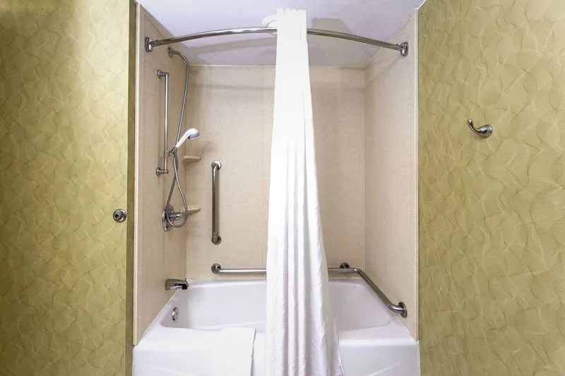 Hampton Inn Winston-salem Hanes Mall - Featured hot tub