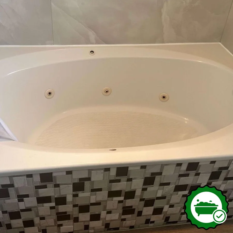 Days Inn By Wyndham Rocklin/sacramento - Verified Jacuzzi In-Room