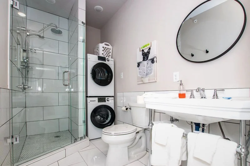 Intersect 311 (Downtown) - Featured hot tub