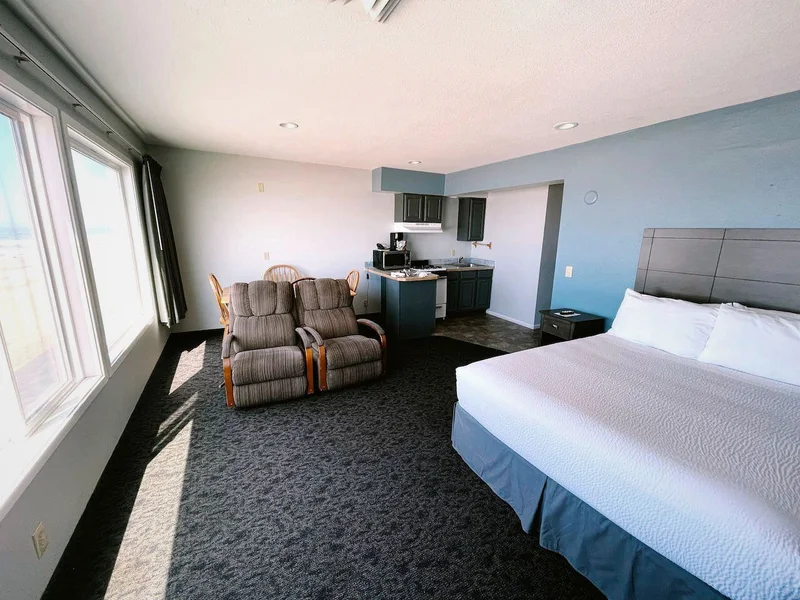 Sandcastle Beachfront Motel - Guest Room image