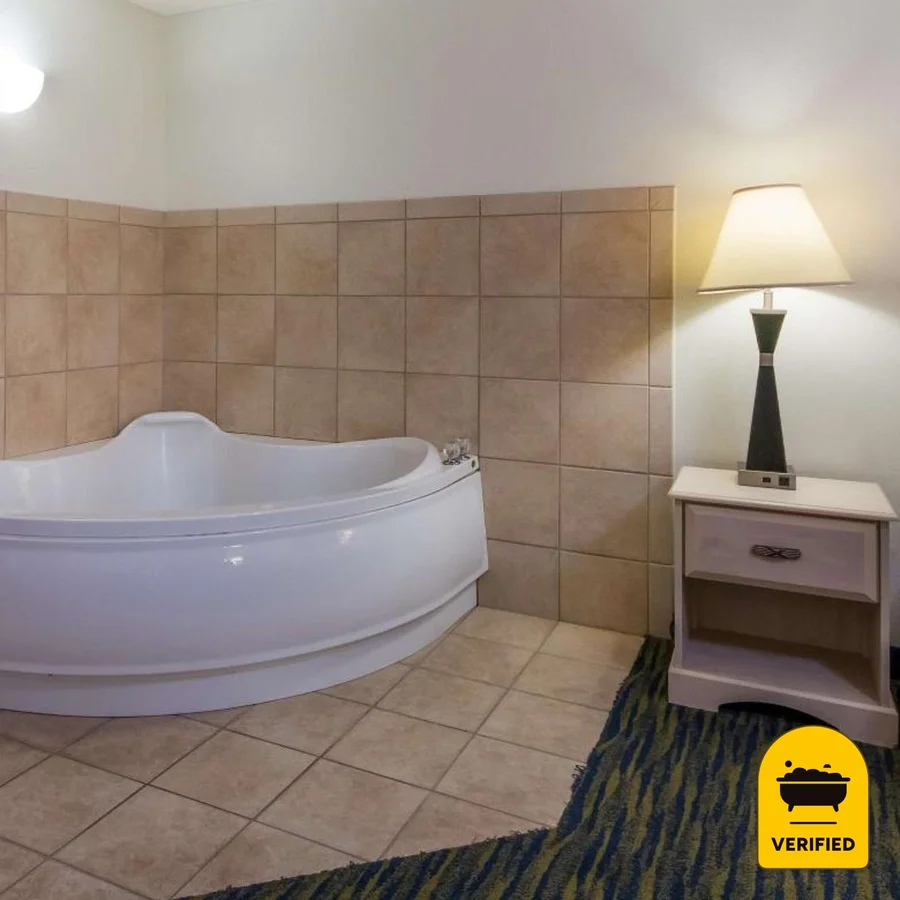 SureStay By Best Western Falfurrias: the King Jetted Tub Room in Falfurrias, TX