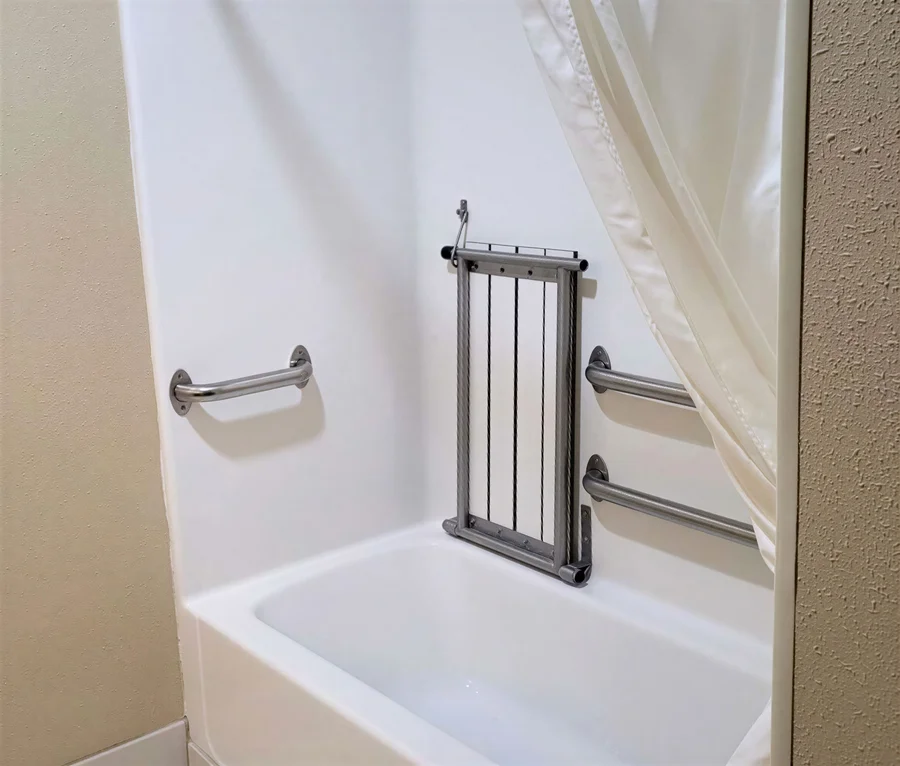 Best Western Plus Mishawaka Inn - Featured hot tub