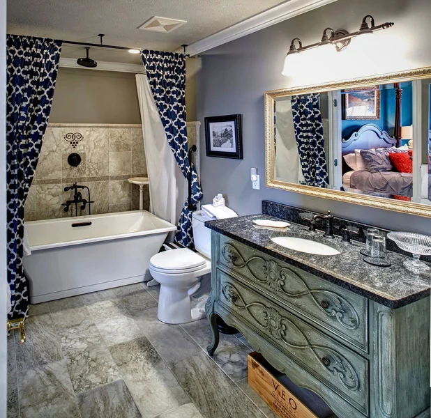 Chateau Chantal Winery and Inn - Featured hot tub