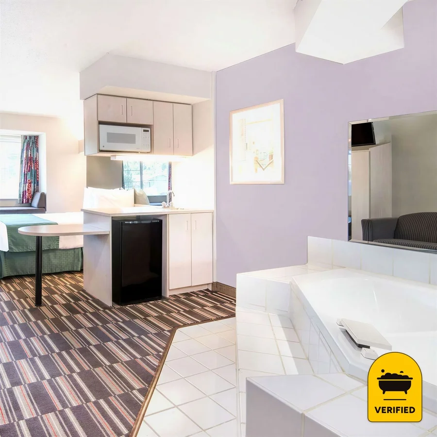 Microtel Inn & Suites by Wyndham Claremore: the Deluxe Queen Jacuzzi Studio Suite in Claremore, OK