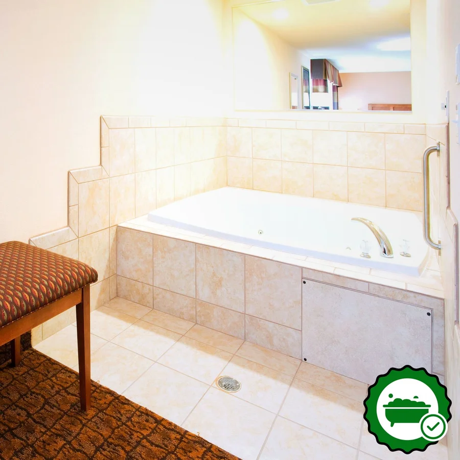 Holiday Inn Express & Suites Mount Airy, an IHG hotel - Verified Jacuzzi In-Room