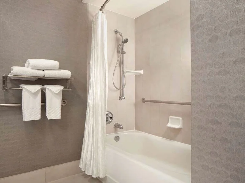 DoubleTree by Hilton Hotel El Paso Downtown - Featured hot tub