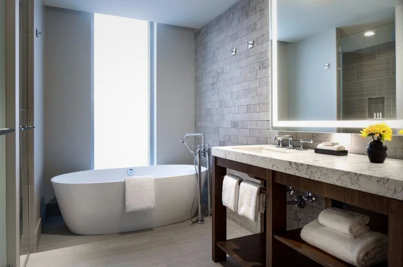 Limelight Denver - Featured hot tub