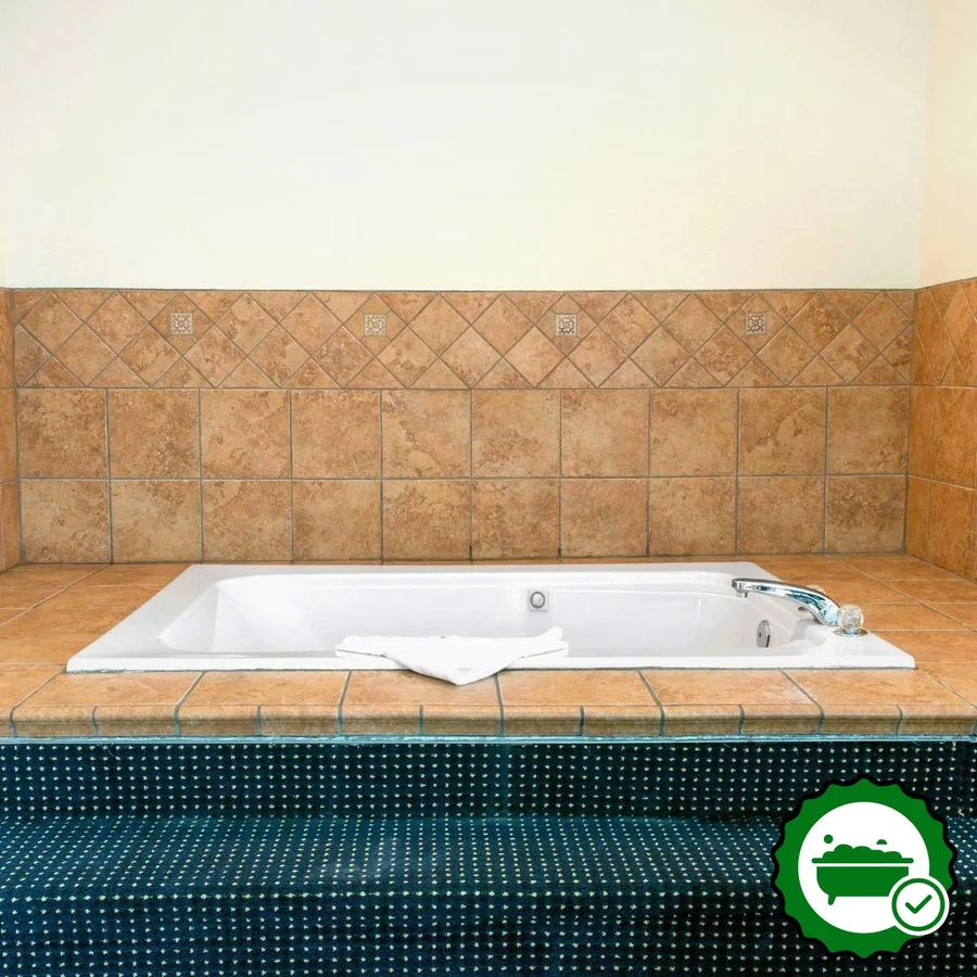 Quality Inn & Suites - Verified Jacuzzi In-Room