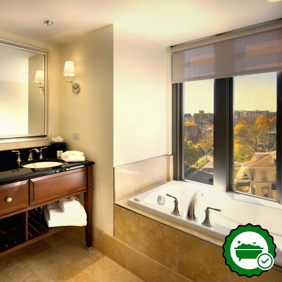The Edgewater Hotel - Verified Jacuzzi In-Room